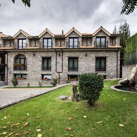 Hotel Villa Virginia Sabinanigo Ngoại thất bức ảnh
