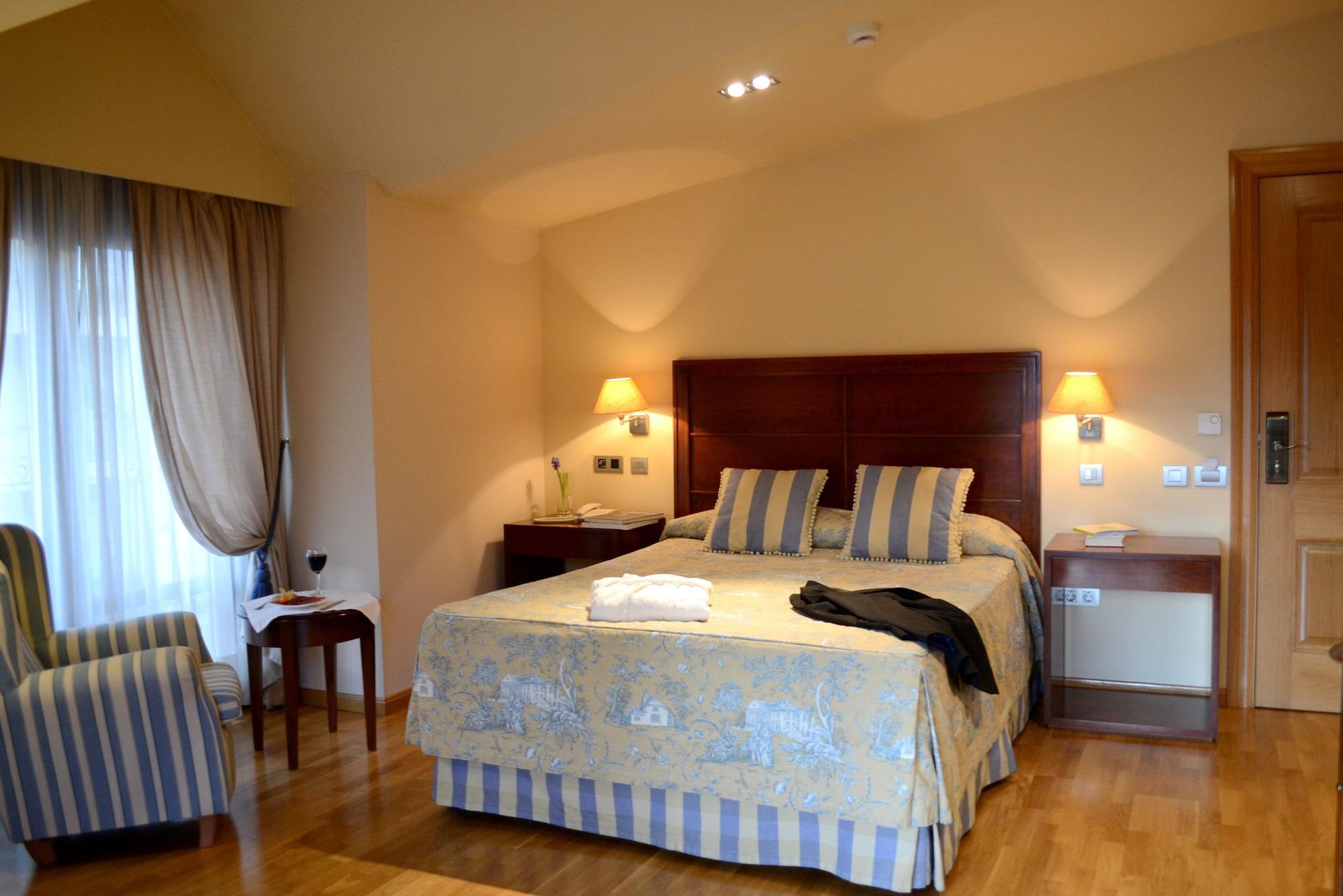 Hotel Villa Virginia Sabinanigo Ngoại thất bức ảnh