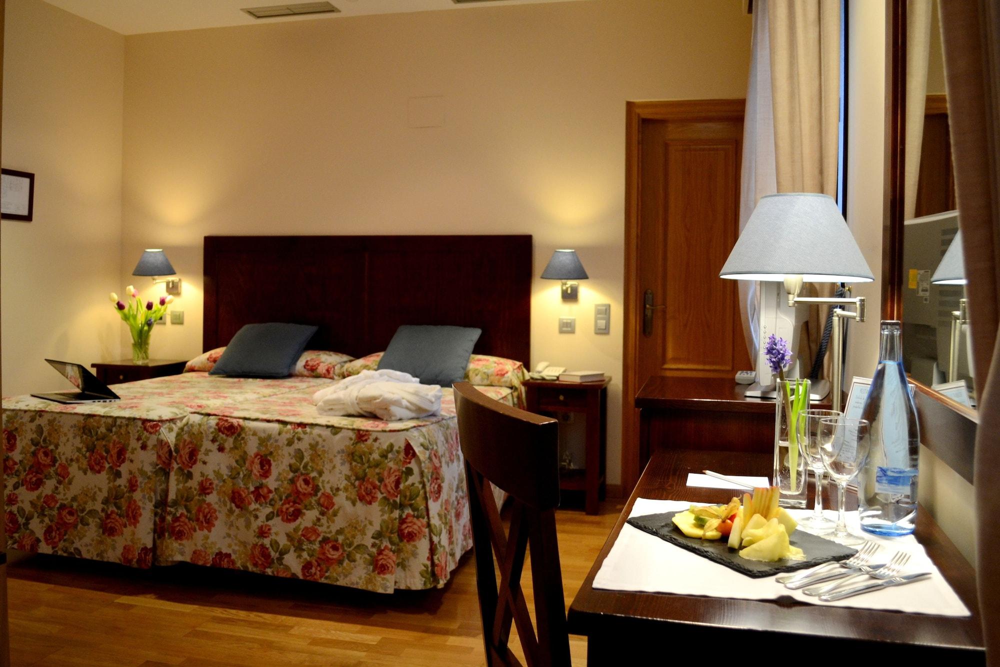 Hotel Villa Virginia Sabinanigo Ngoại thất bức ảnh
