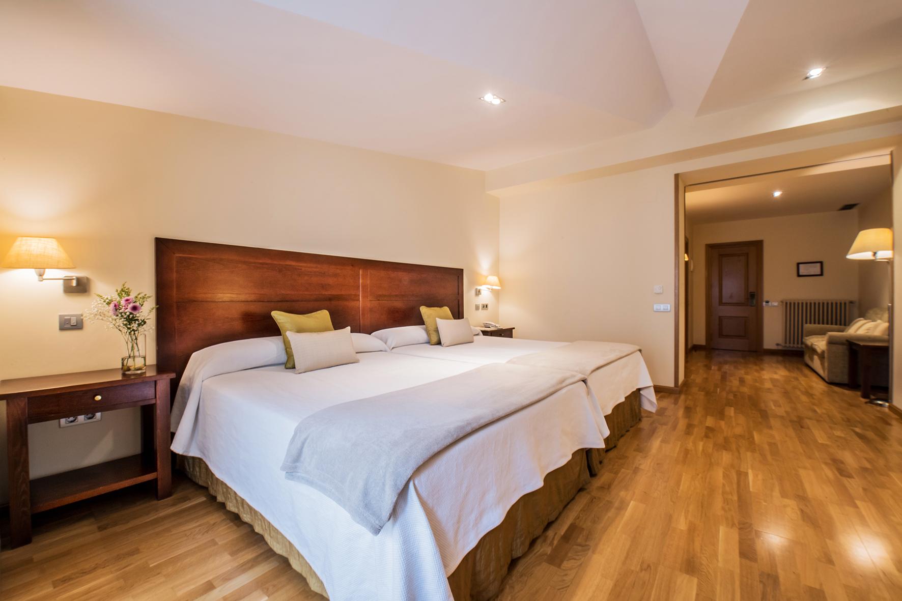 Hotel Villa Virginia Sabinanigo Ngoại thất bức ảnh