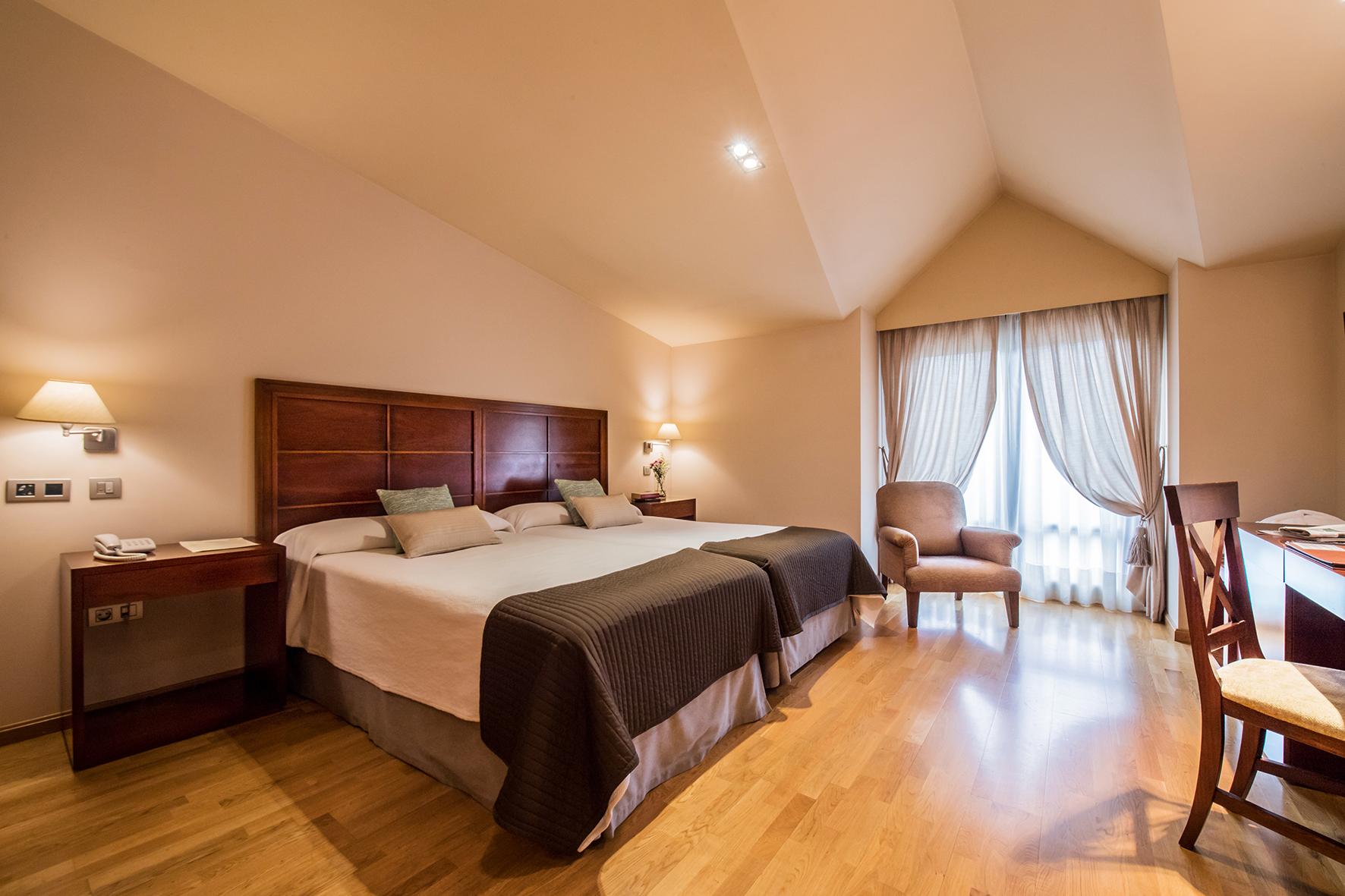 Hotel Villa Virginia Sabinanigo Ngoại thất bức ảnh